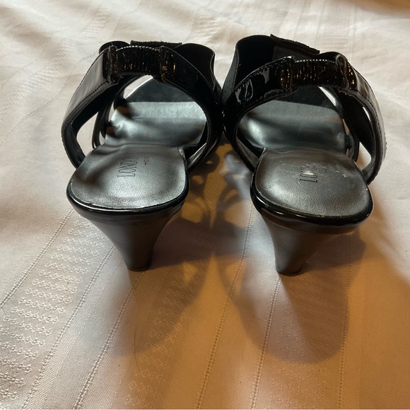 Women’s London Fog Dressy Heel Sandals. Size 7 - Picture 3 of 7